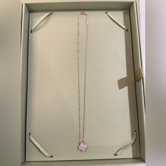 Van Cleef & Arpels Jewelry - Van Cleef and Arpels Vintage Alhambra Mother of Pearl necklace